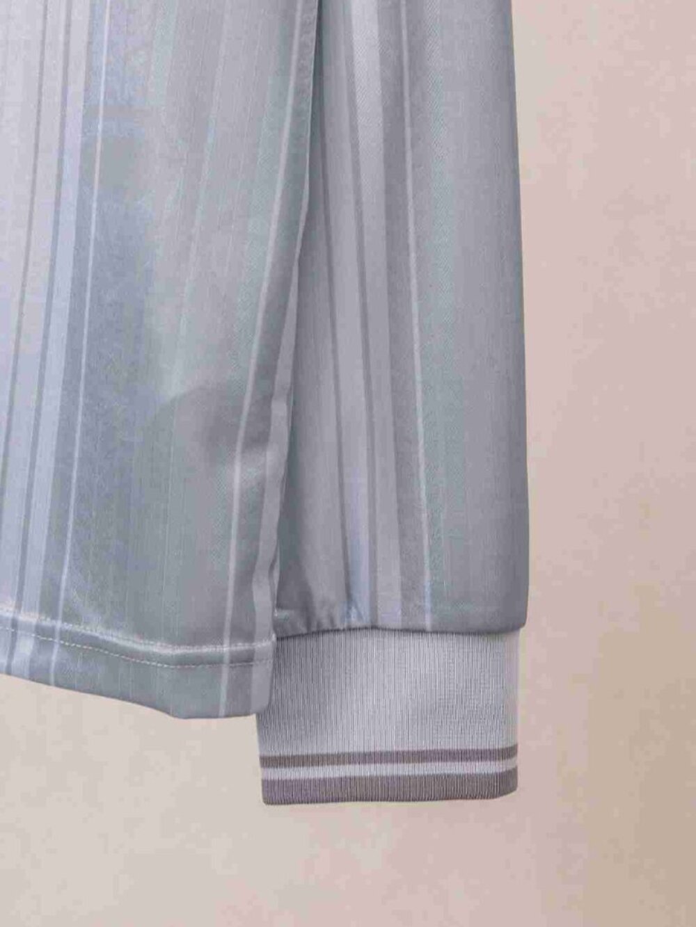 Acne Studios Silver Blue Soccer Jersey Cursive Logo Produits pour la mode - Picture 9 of 9
